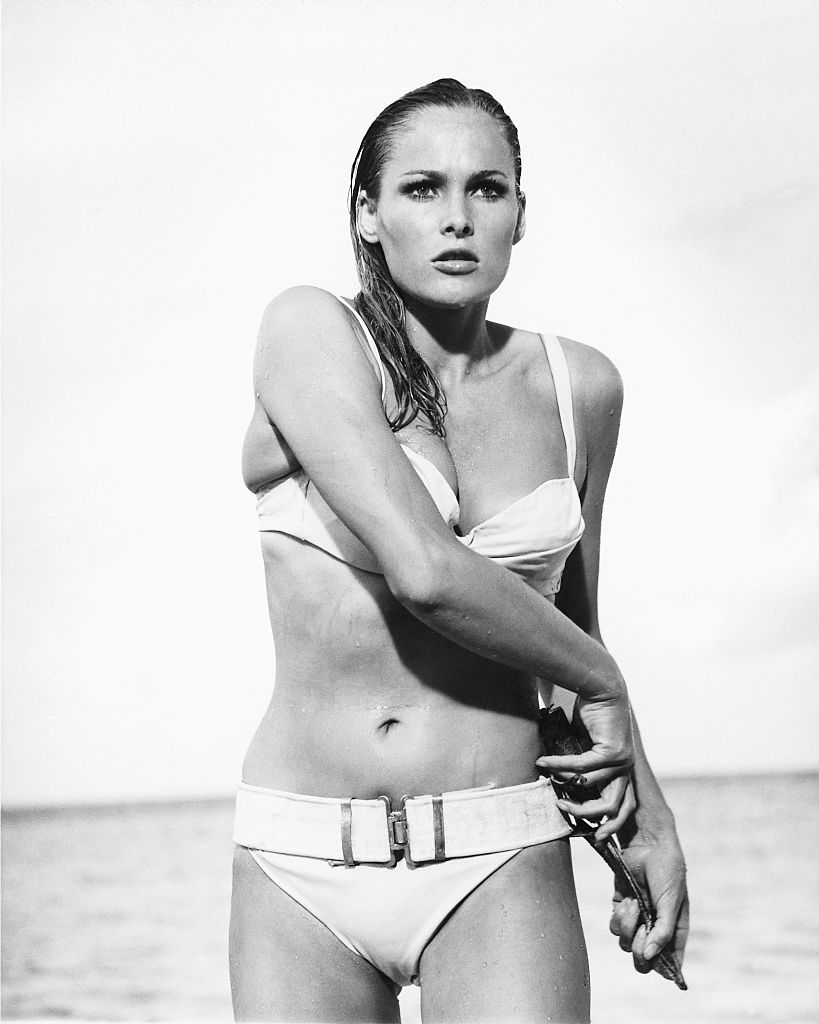 Ursula Andress dans James Bond