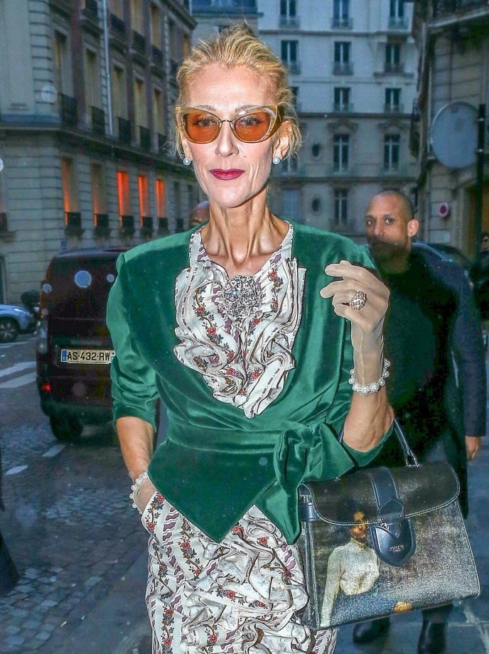Céline Dion en robe scintillante