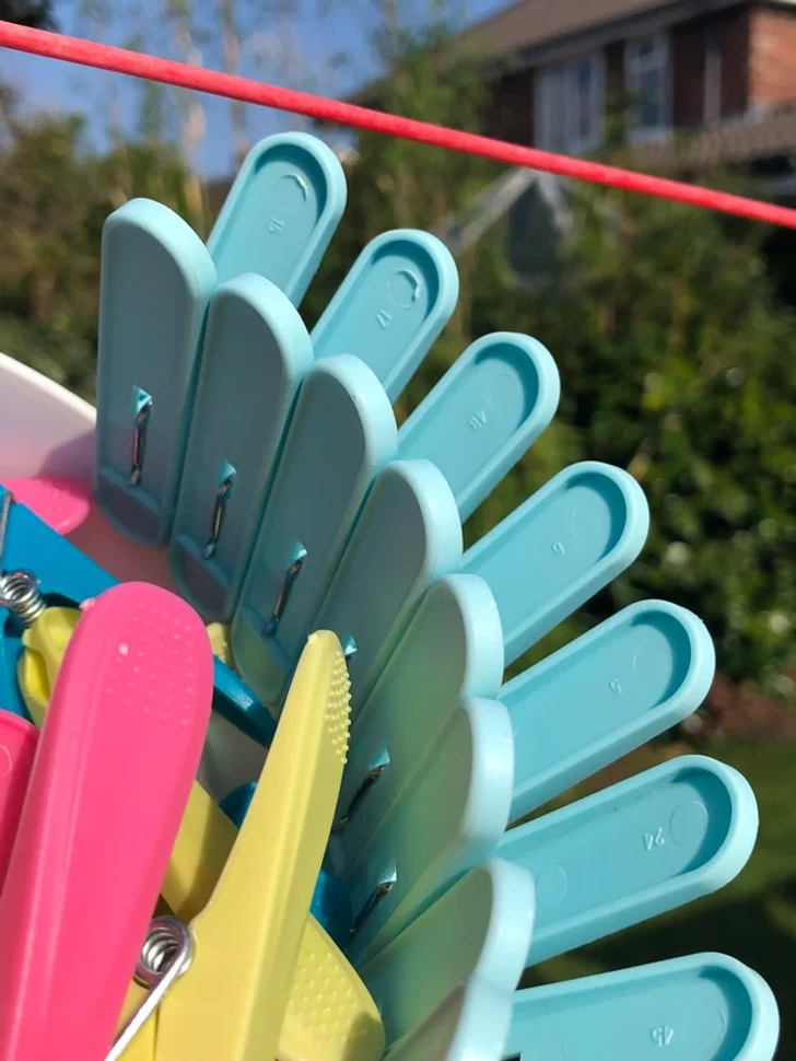 Pinces à linge gravées