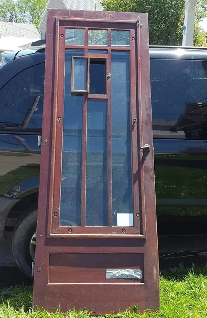 Trappe de porte d'entrée