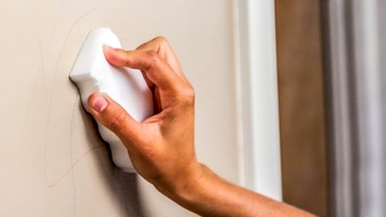 Utilisation du dentifrice pour nettoyer les murs