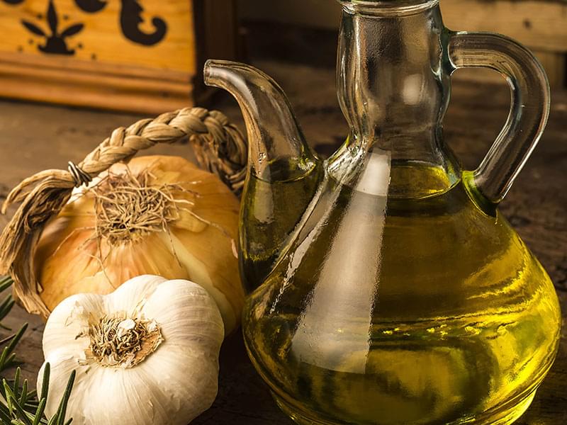 Gousse d'ail et huile pour infusion