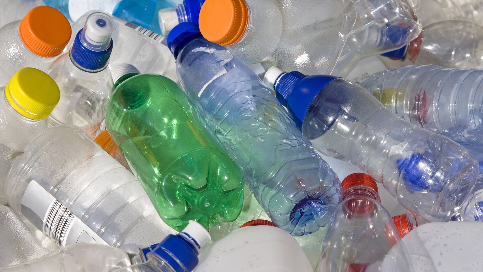 Bouteilles recyclées en objets utiles