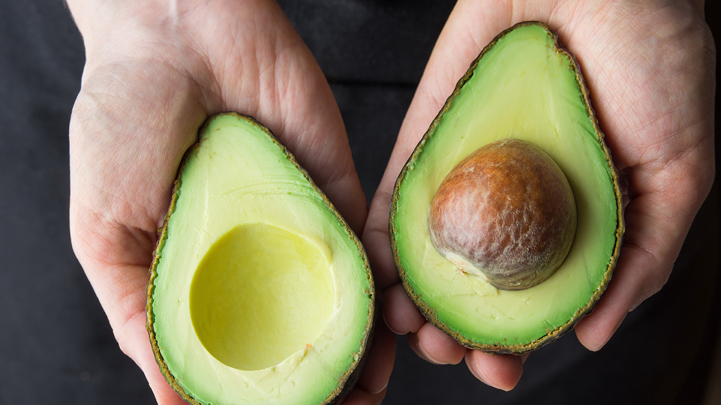 Noyaux d'avocat préparés pour consommation