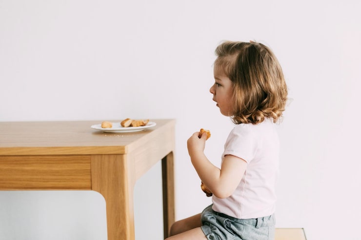 Enfant racontant une anecdote troublante