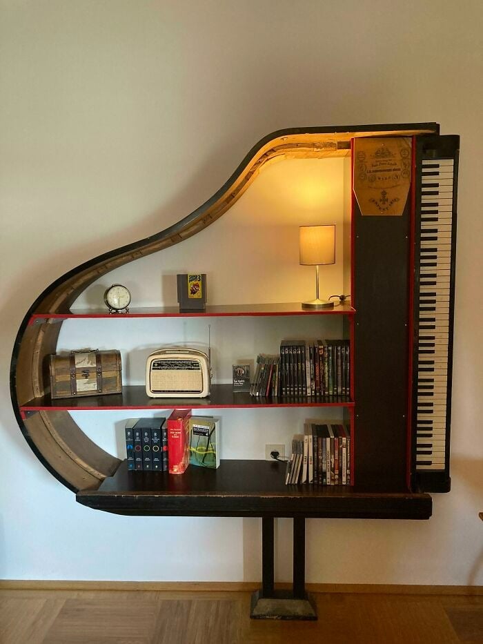 Meuble de caractère conçu à partir d'un piano ancien recyclé