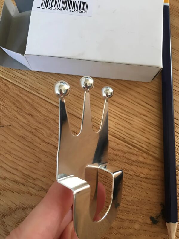 Petite couronne en métal fin