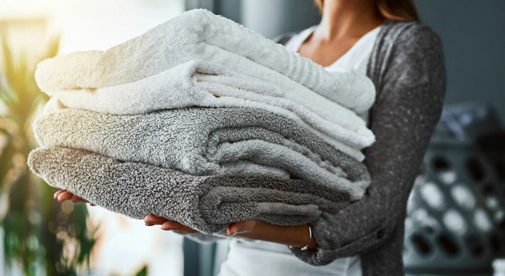 Serviette propre et douce après traitement au vinaigre blanc