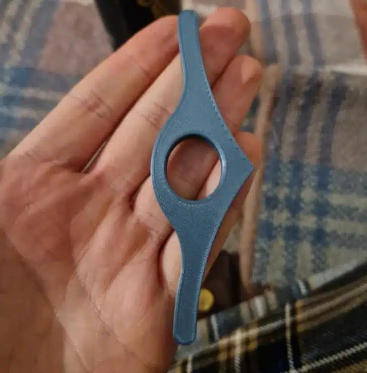 Objet en plastique pointu