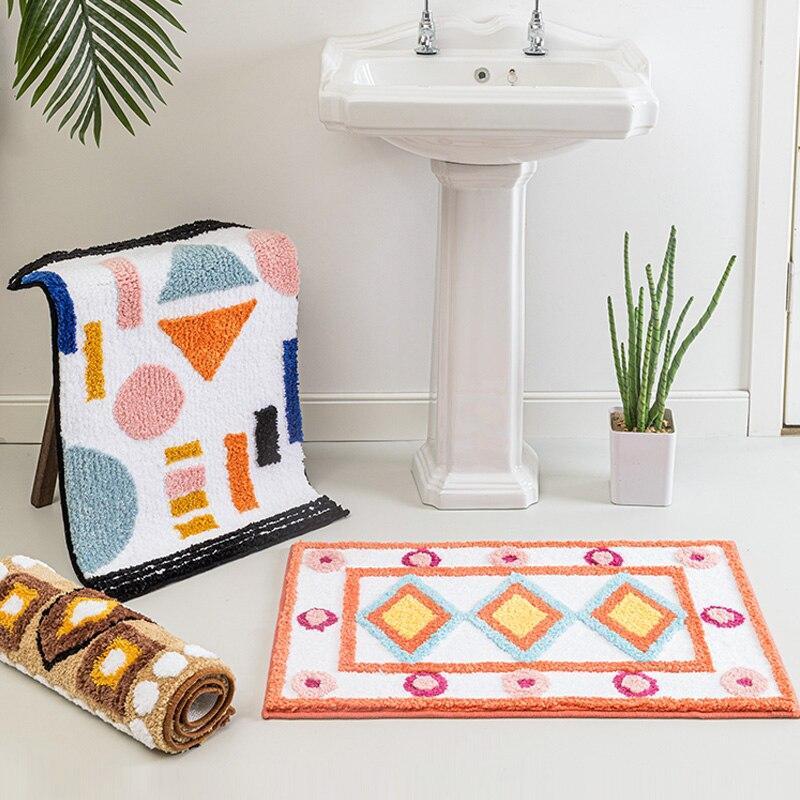 Tapis de salle de bain coloré suspendu pour séchage à l'air libre