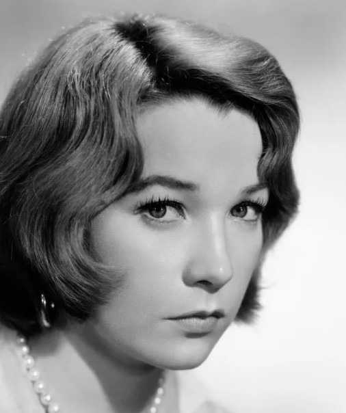 Shirley MacLaine sur un plateau de tournage