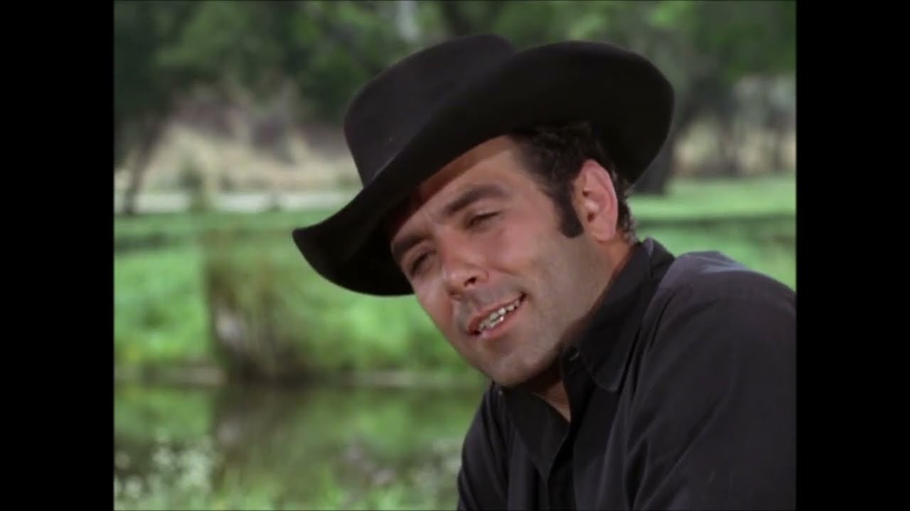 Montage d'images de la carrière de Pernell Roberts