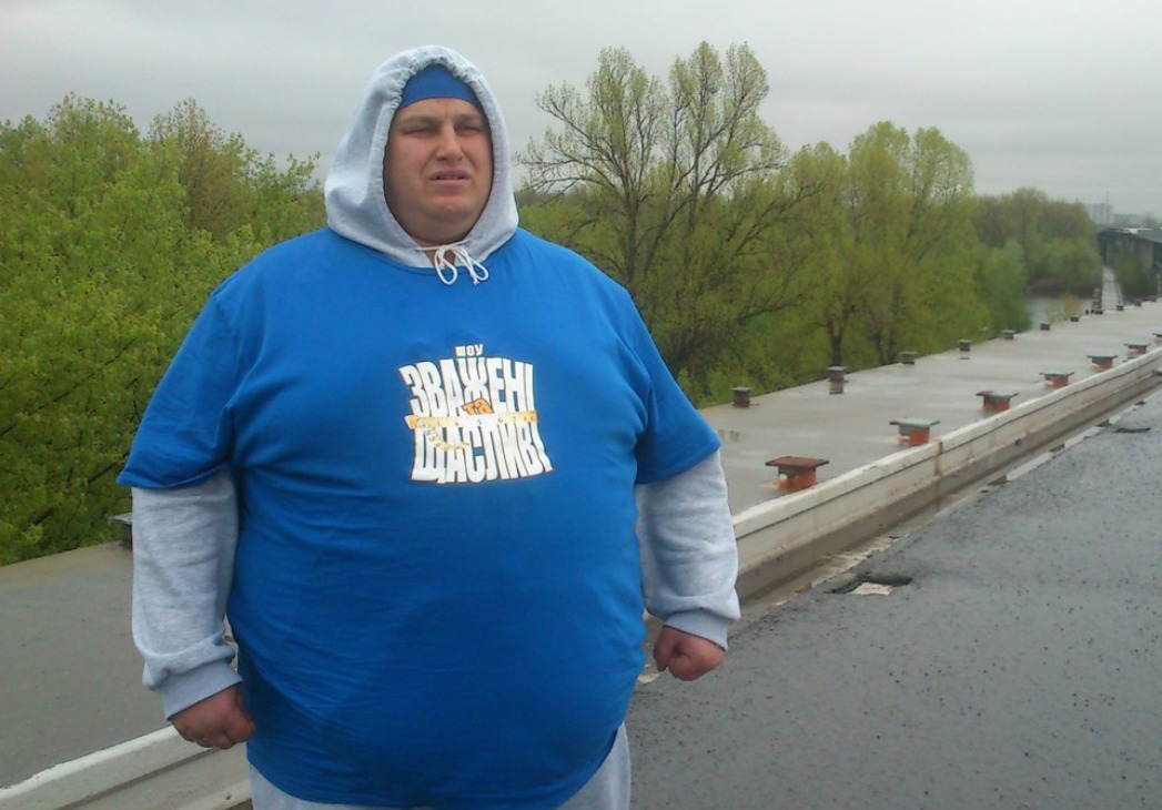 Arkadiy lors de son entrée dans l'émission, déterminé mais face à l'ampleur du défi