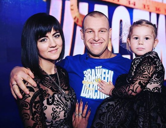 Photo d'Arkadiy transformé, souriant et retrouvant une silhouette athlétique