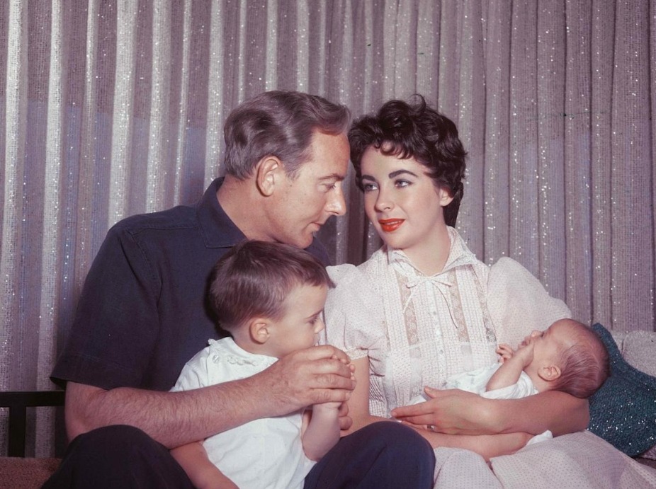 Elizabeth Taylor et son jeune fils Michael Wilding Jr.
